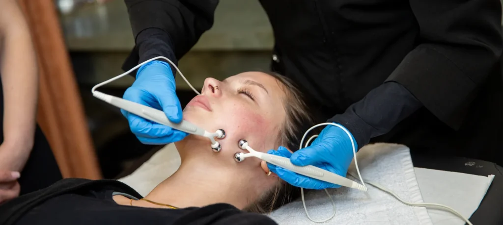 Medical Aesthetics School Ontario: Begin Your Professional Aesthetics Career with Elite College